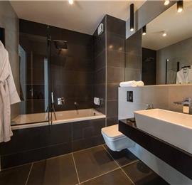 Luxury 5-Bedroom Villa with Sea-Views and Infinity Pool near Dubrovnik – Sleeps 10